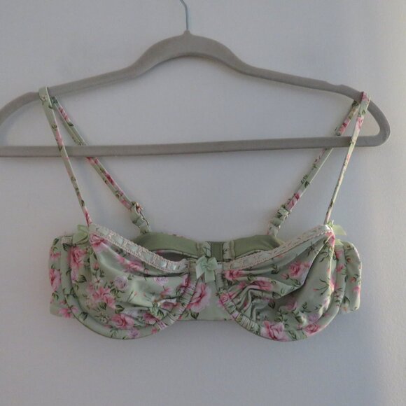 BLACKBOUGH SWIM Georgia Ruched Underwired Bikini Top in Nantucket Cottage Floral - Picture 2 of 15